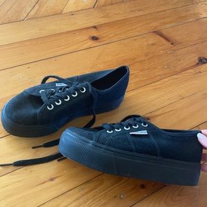 All black platforms supergas